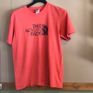 Men’s North Face tee